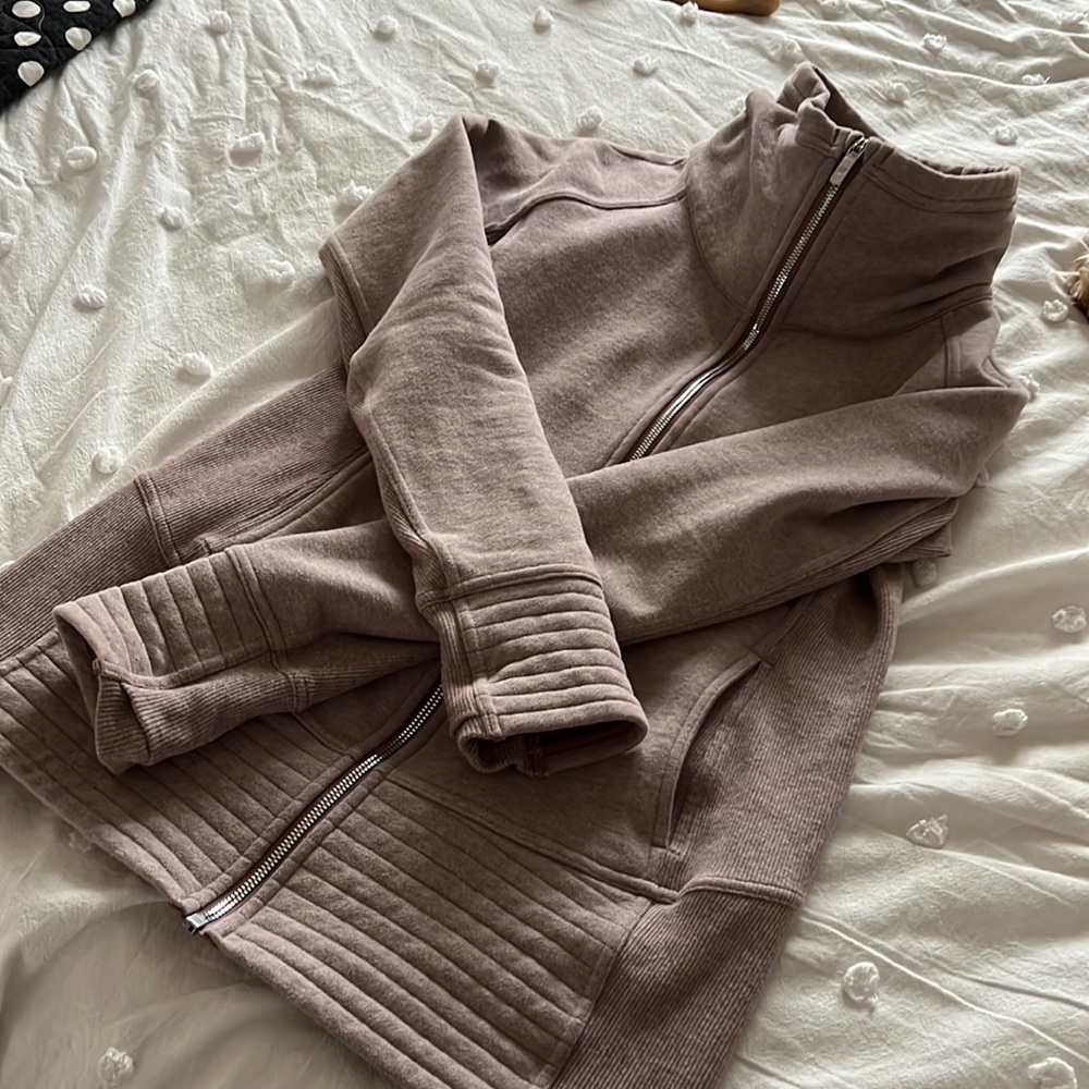 Lululemon zipped sweatshirt